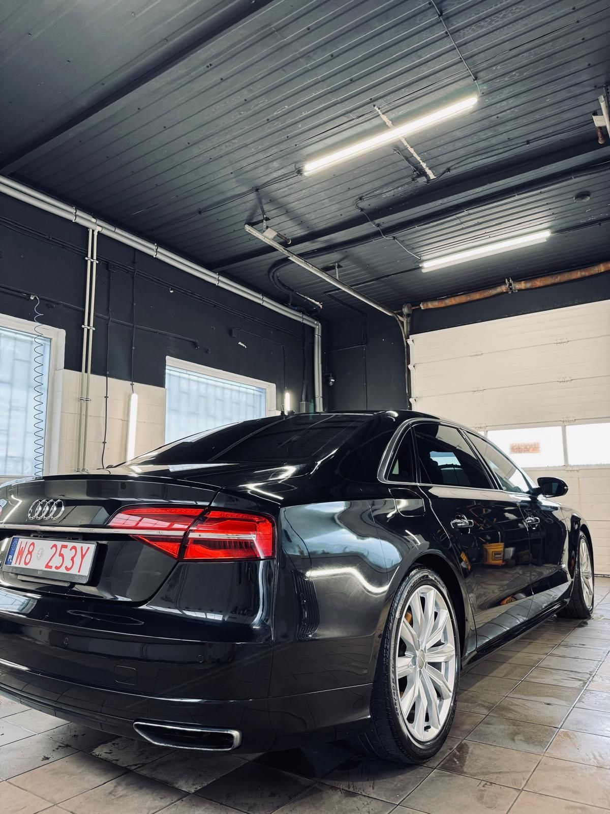Audi A8L 2017r v8 4.0