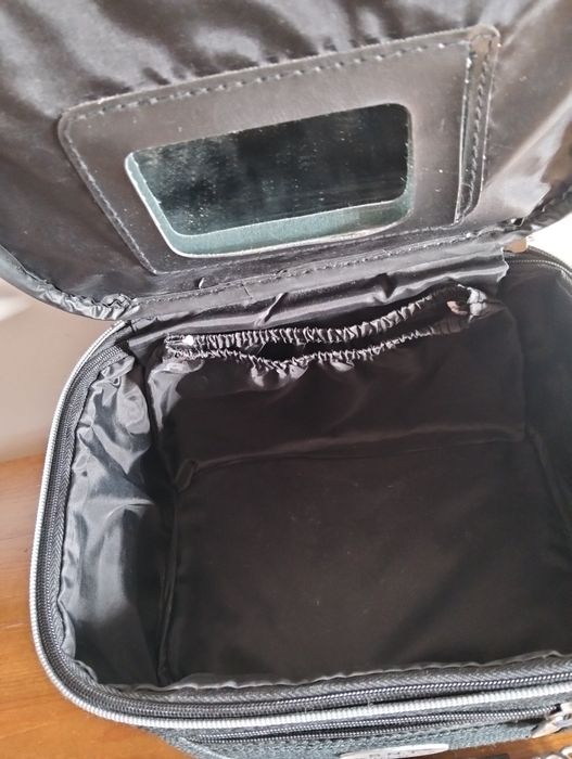 Nécessaire mala maquilhagem B.N.T