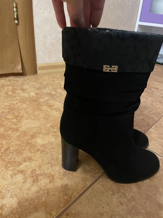 Демісезонні замшеві ботінки