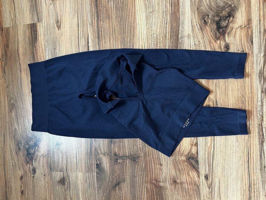 Komplet  36 prążkowany sportowy legginsy top fitness na siłownię