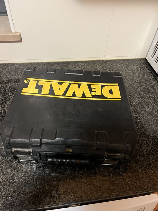 Serra tico tico dewalt 333K