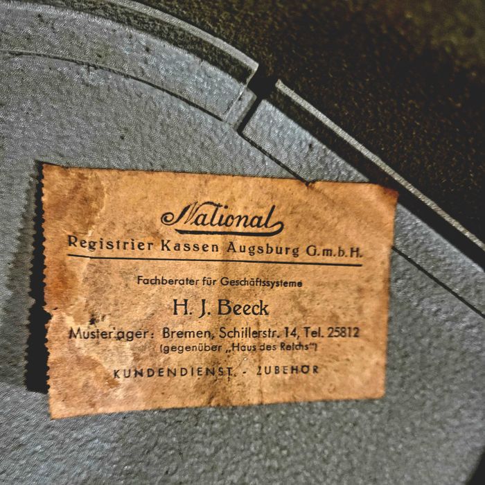 Piękna stara kasa National Berlin Fiskalna