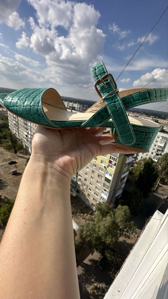 Fellini босоніжки шкіра на низькому ходу  р. 37