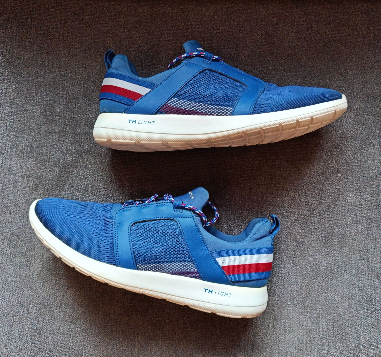 Sportowe buty Tommy Hilfiger 44