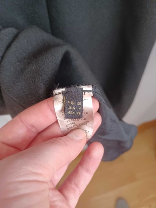 Czarna sukienka elegancka midi Massimo Dutti 36/S