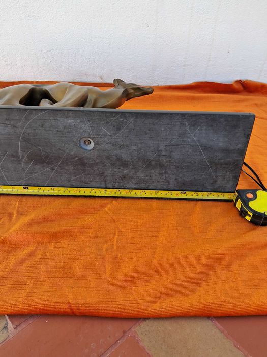 Escultura dos galgos antiga.