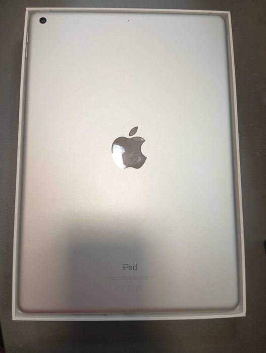 Tablet Apple iPad 10,2" 4 MB / 1 GB srebrny