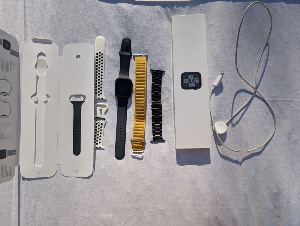 Apple Watch SE 2. Generacji 44mm - W idealnym stanie
