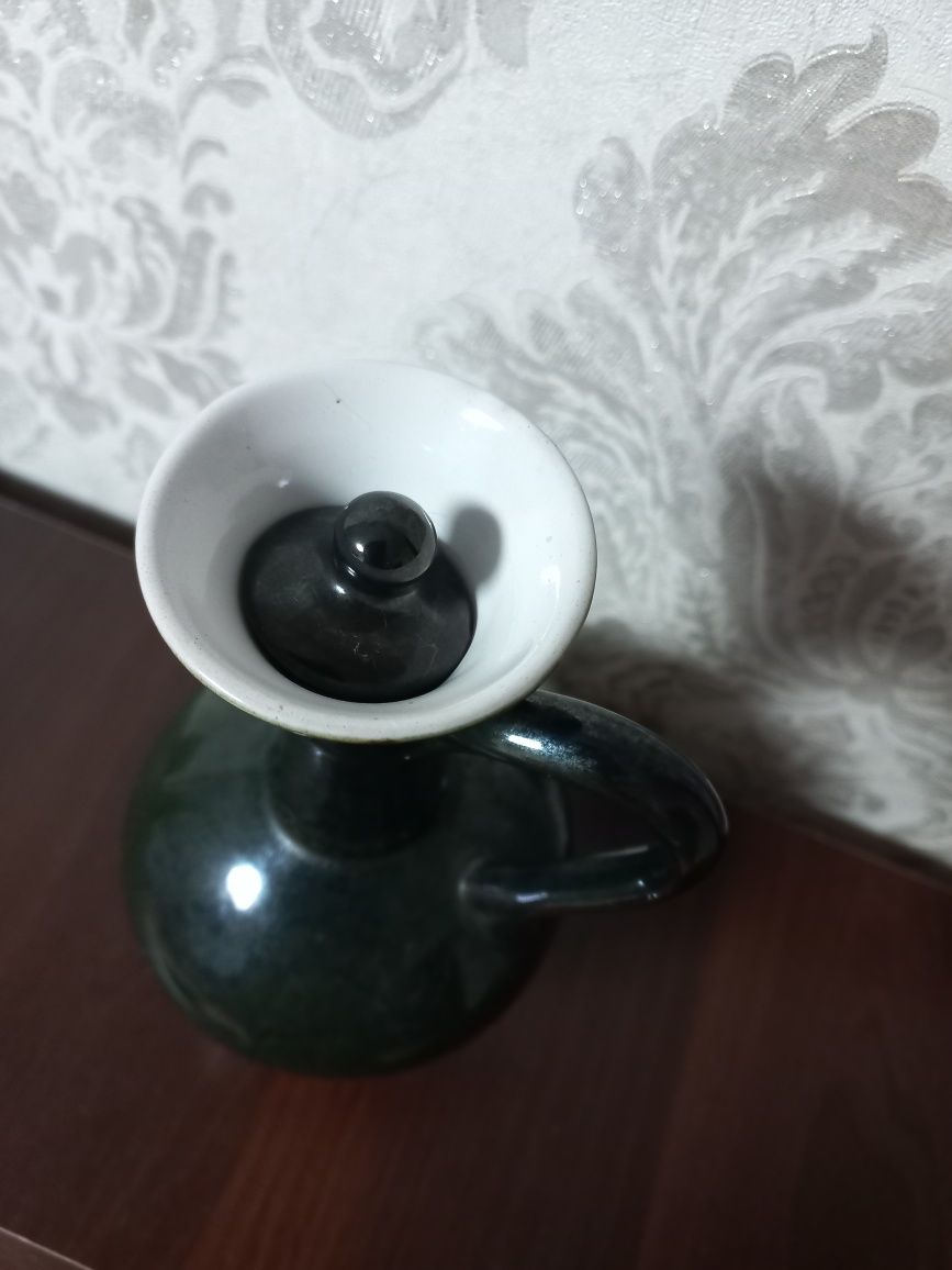Графин новый с крышкой