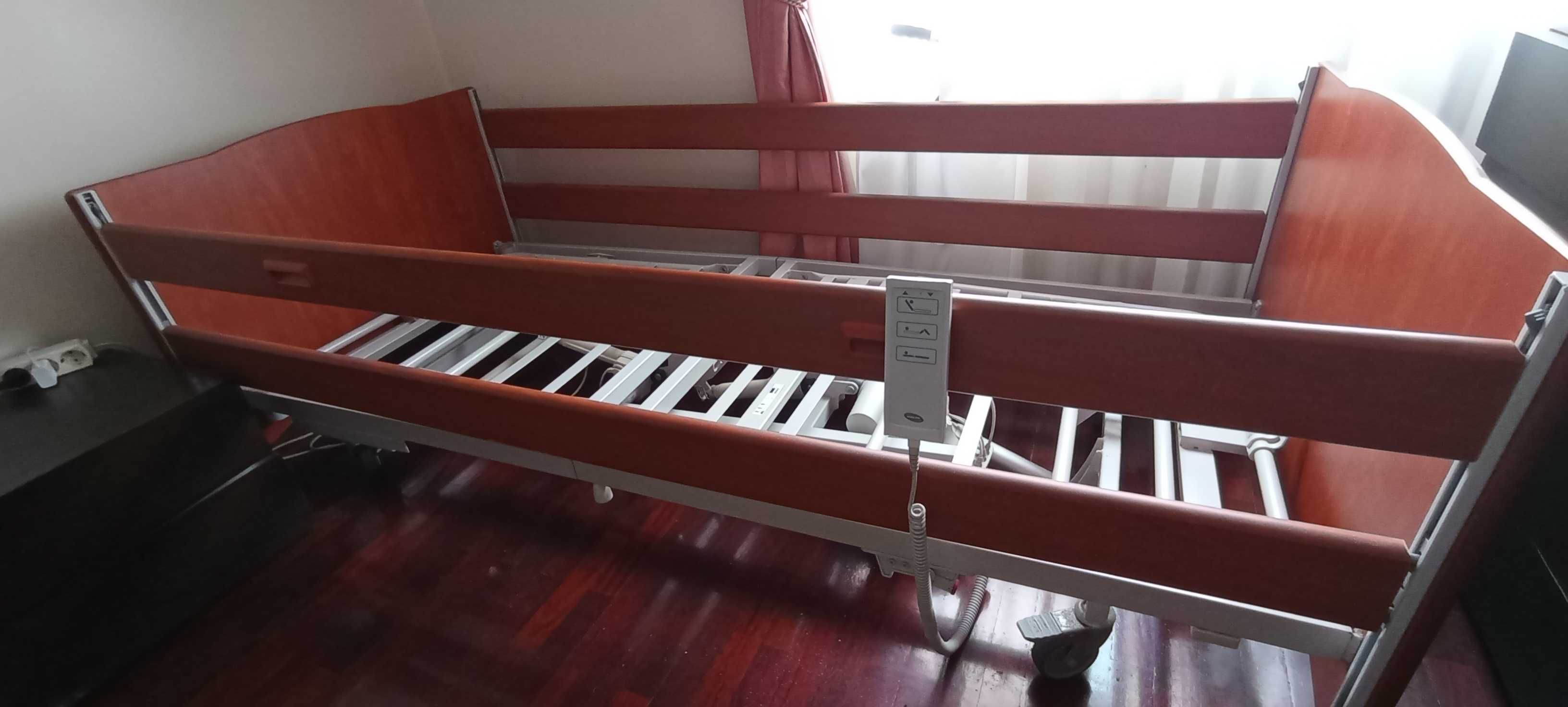 Cama Articulada Elétrica Invacare Alegio NG