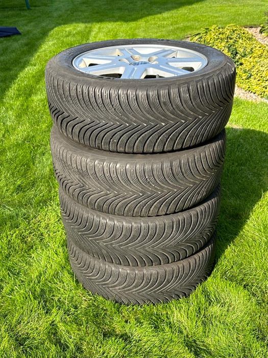 Felgi aluminiowe Volvo V40 V50 V60 opony zimowe 205/55R16 RUN FLAT