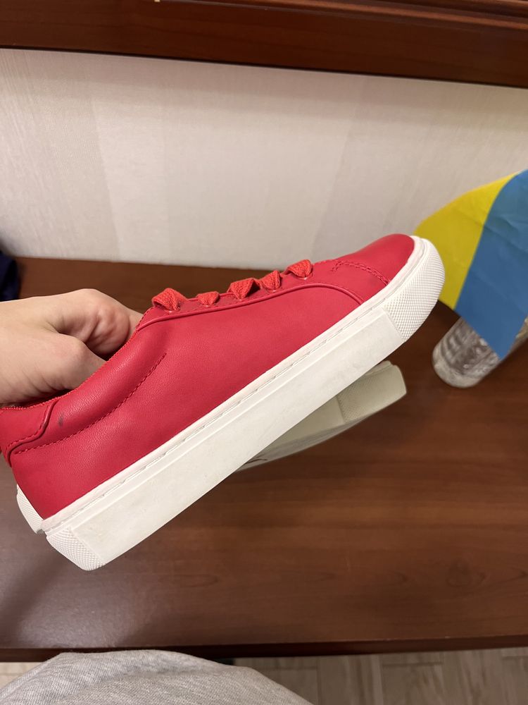 Кеди, мокасини, туфлі нові M&S