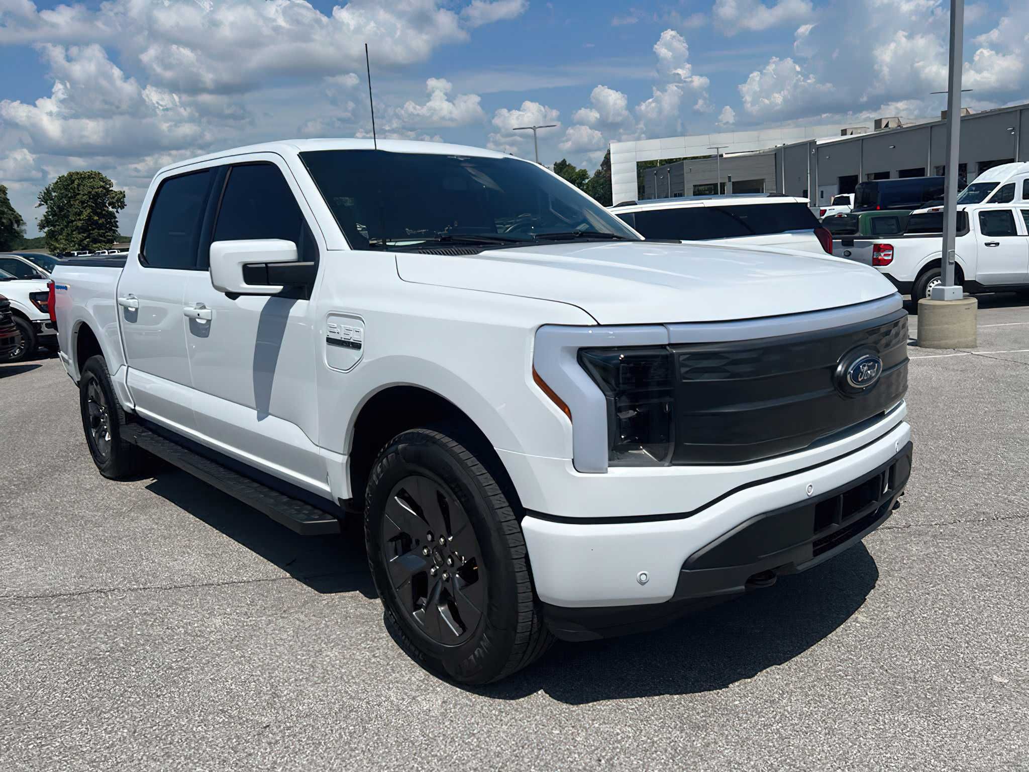 Ford F-150 Lightning Lariat 2023
