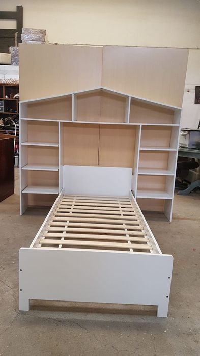 Cama de criança em ótimo estado