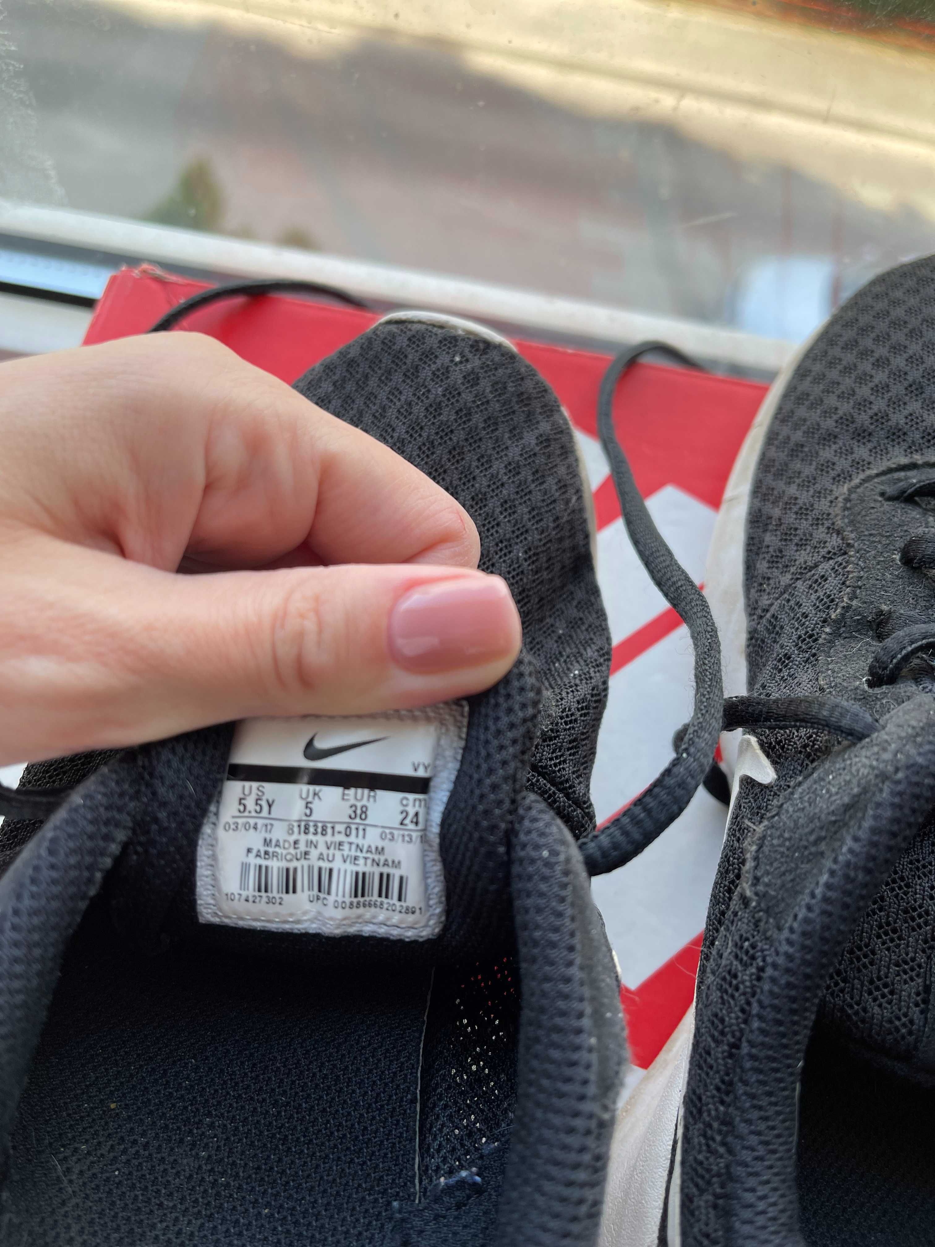 Оригинальные кроссовки Nike 38 размер