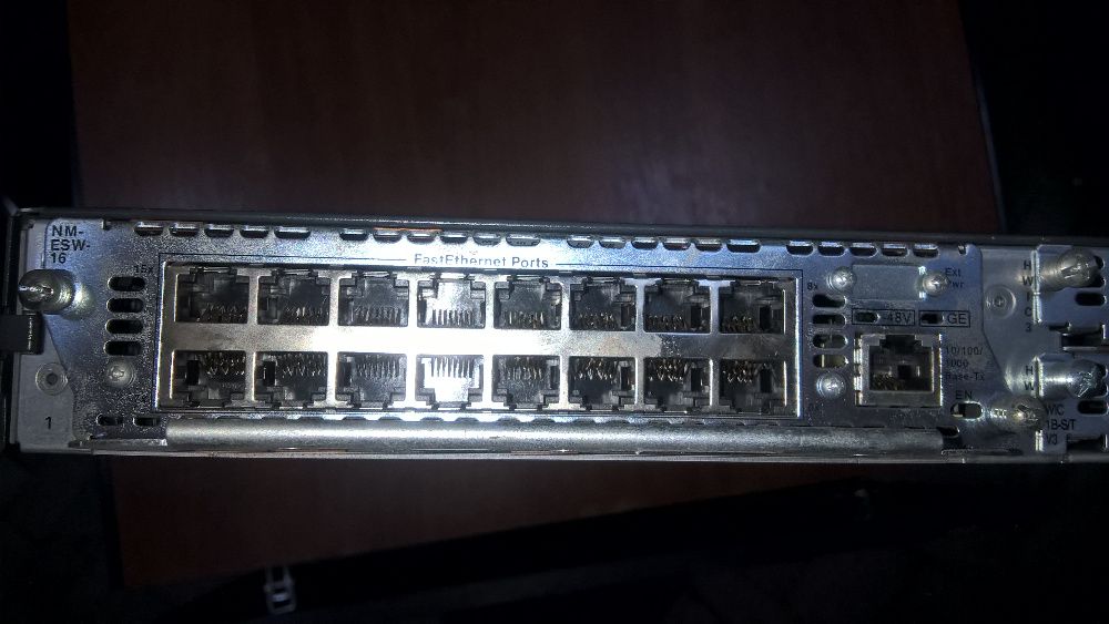 Маршрутизатор Cisco 2811 + мод. NM-ESW-16 на 16 портів +ISDN, Європа