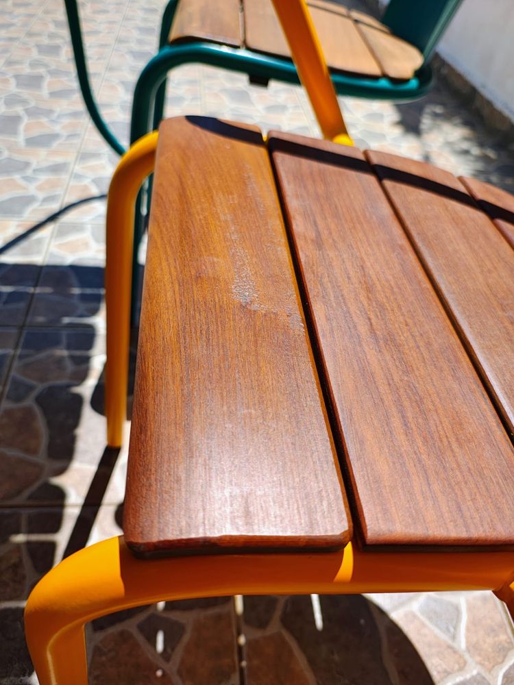 Conjunto de Mesa e Cadeiras de Exterior