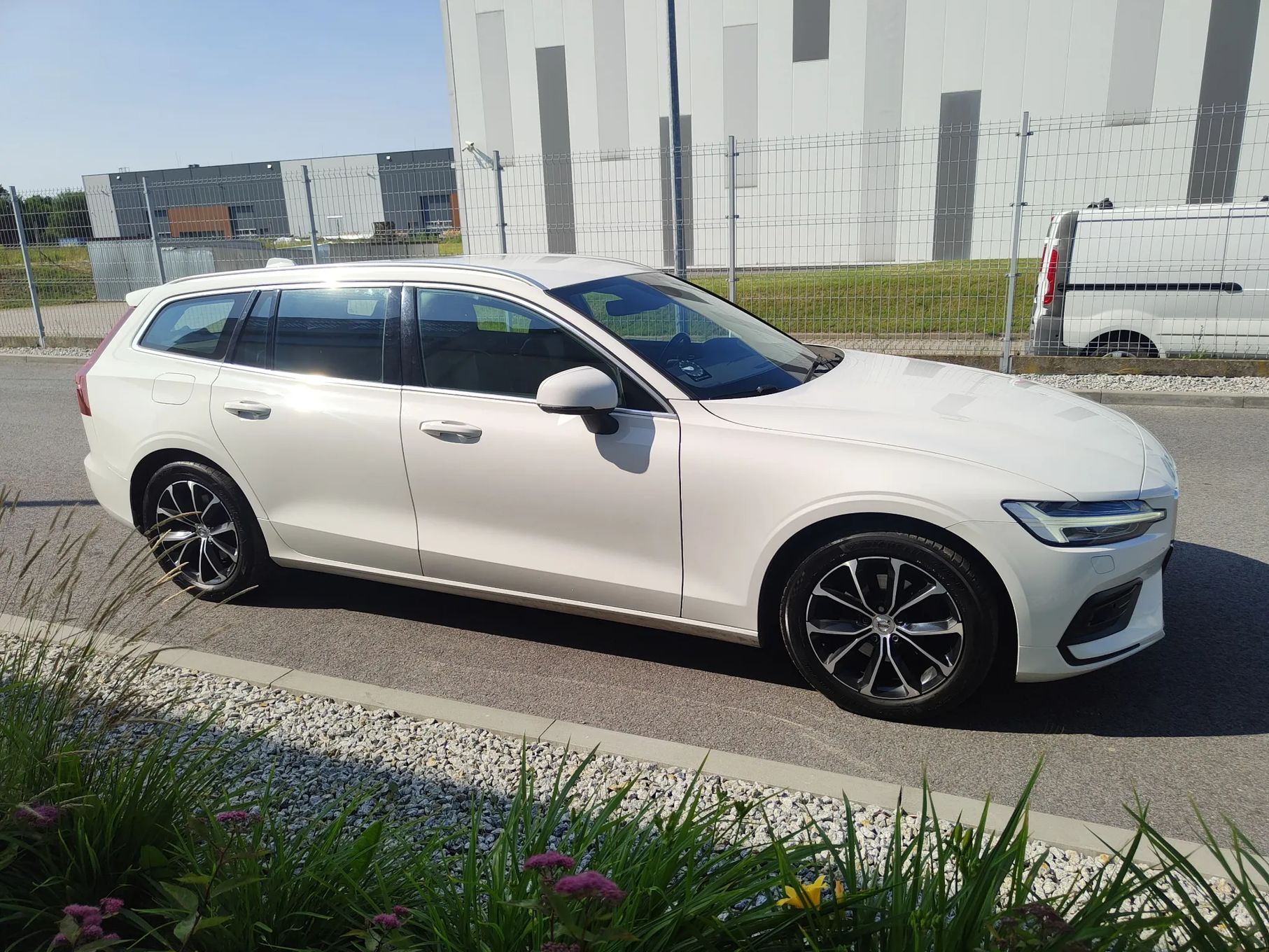 Volvo V60 Momentum*D4*190KM*LED*CarPlay*PółSkóry*WEBASTO*2xAlu17*El.Klapa*El.Hak