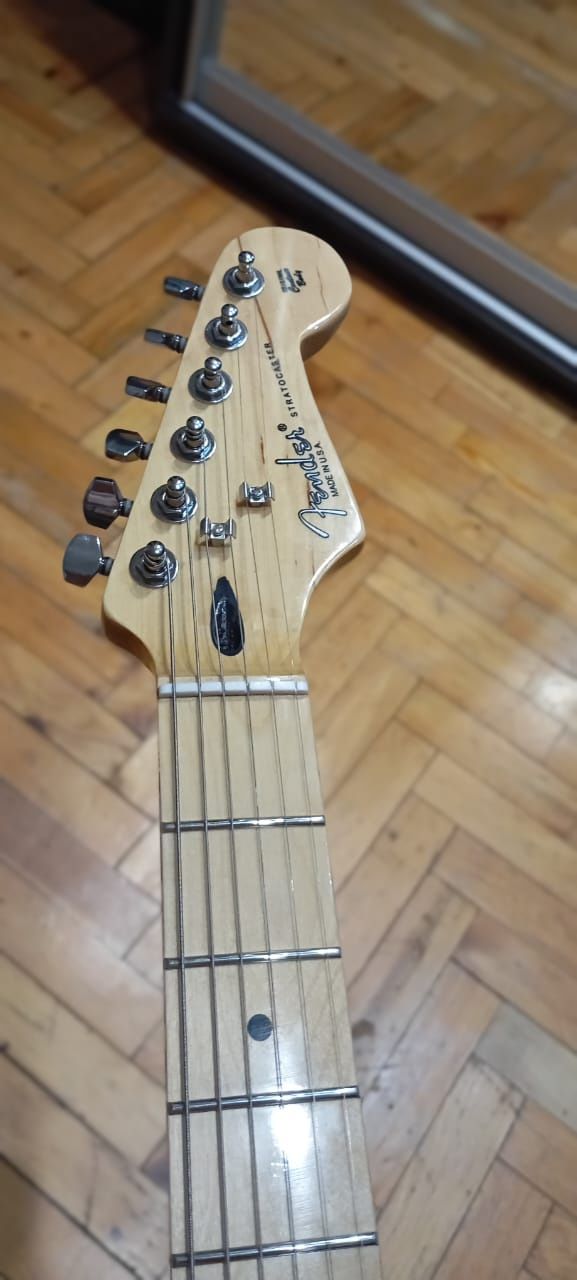 Электрогитара fender