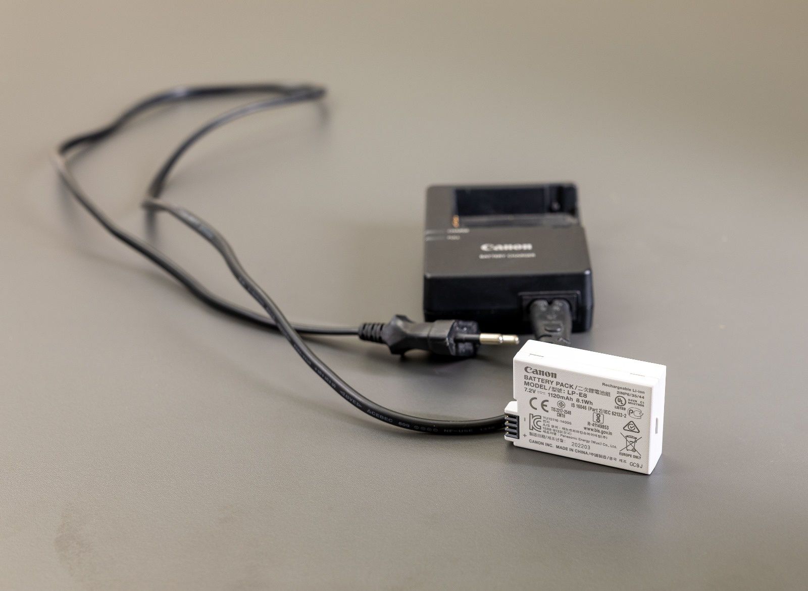 Carregador e bateria Canon para câmara EOS - Excelente Estado