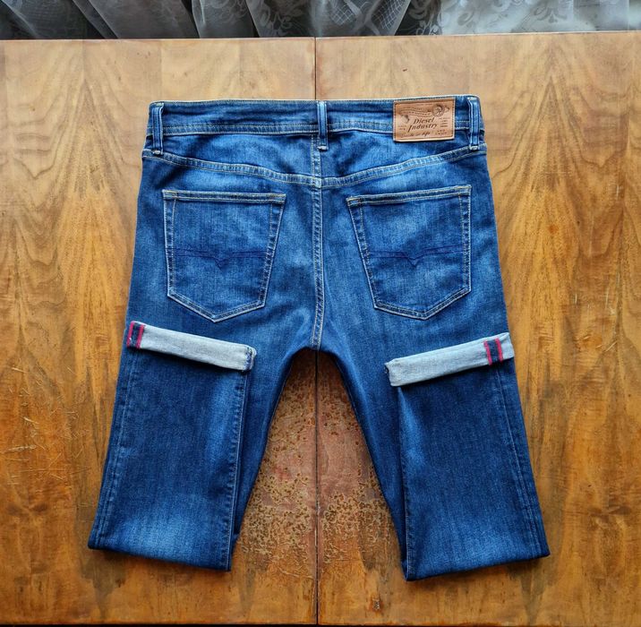 Джинсы (Diesel) Made in Italy ! размер W34-L32