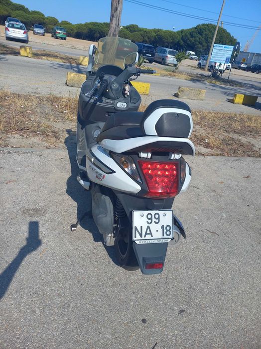 Moto bastante econômica e fiável.