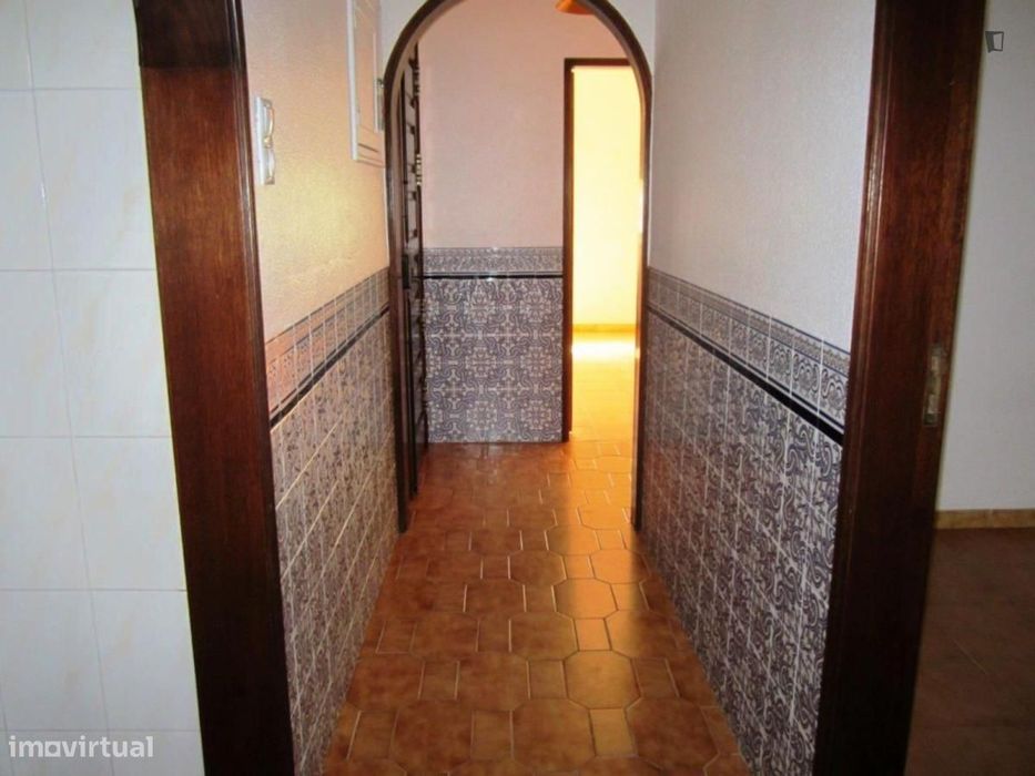 Quarto - localizado em Amadora Lisbon