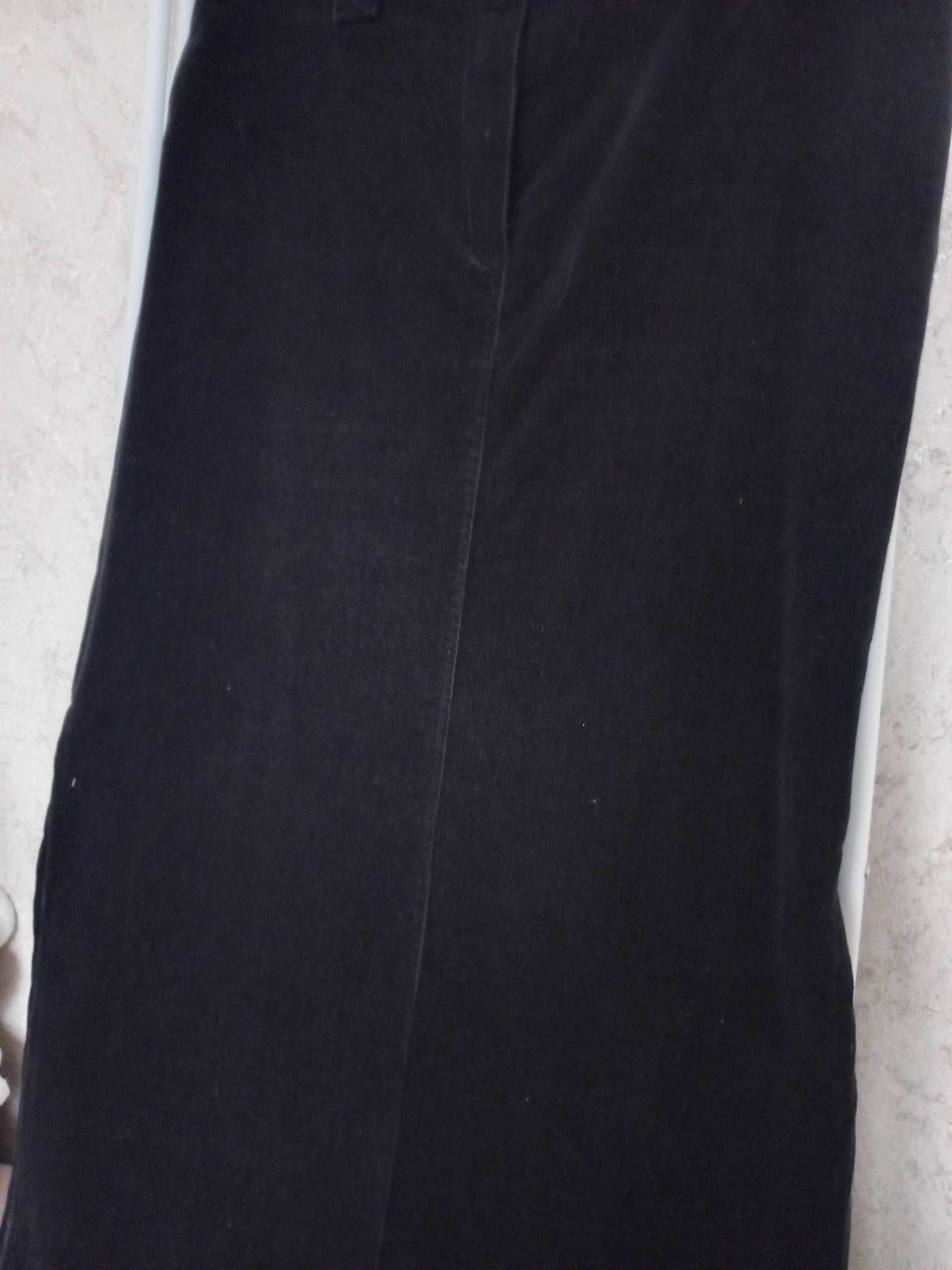 Spódnica długa  prosta czarna sztruksowa z rozporkami po bokach