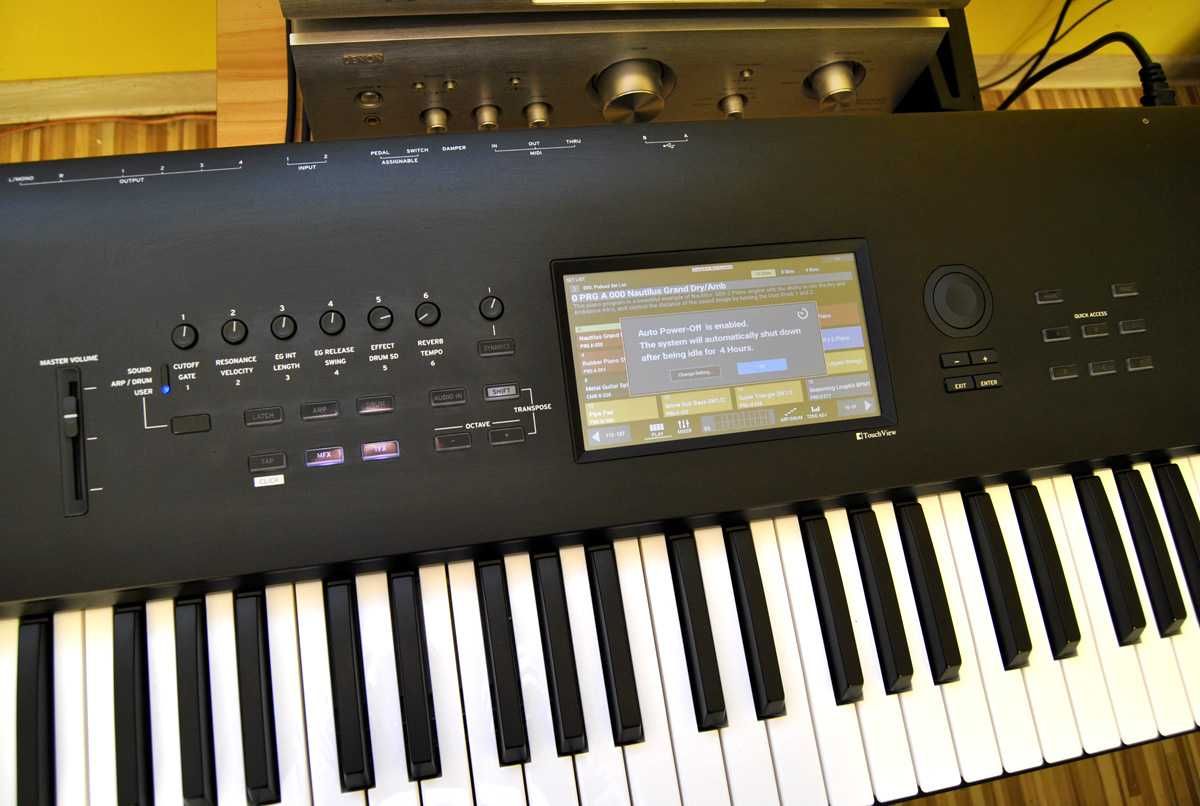Syntezator Korg Nautilus 61. Prawie nowy.
