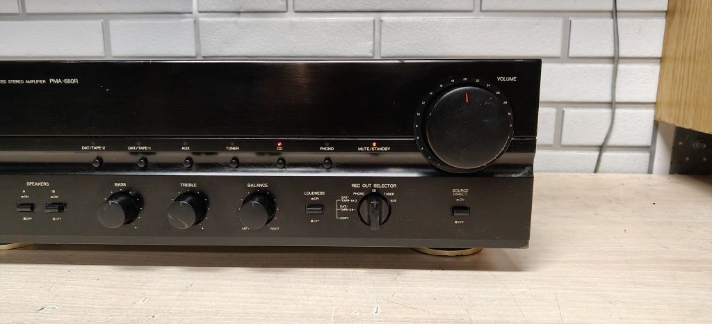 Wzmacniacz DENON PMA-680R.
