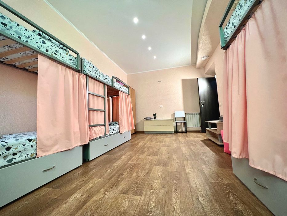 Место в комнате возле метро, с отличными условиями, на долгий период