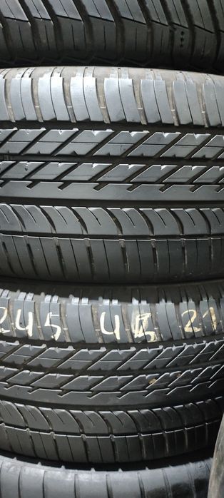 Pneus 245/45/21 Goodyear semi novos