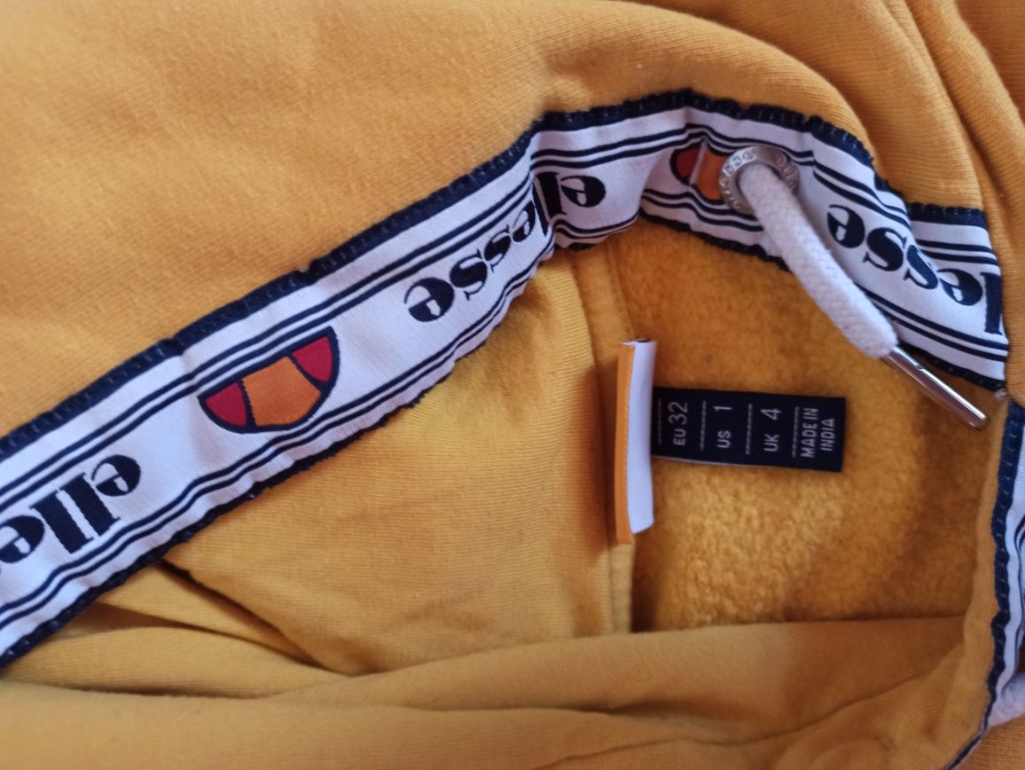 Krótka bluza ellesse