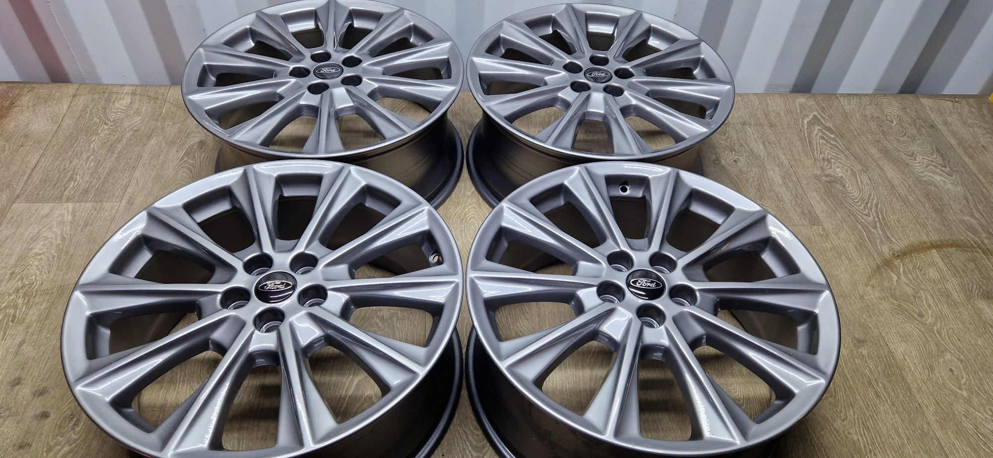 Felgi 19 Ford Kuga Mondeo S-maxx Edge Focus 5×108 8J ET55 os63,4mm