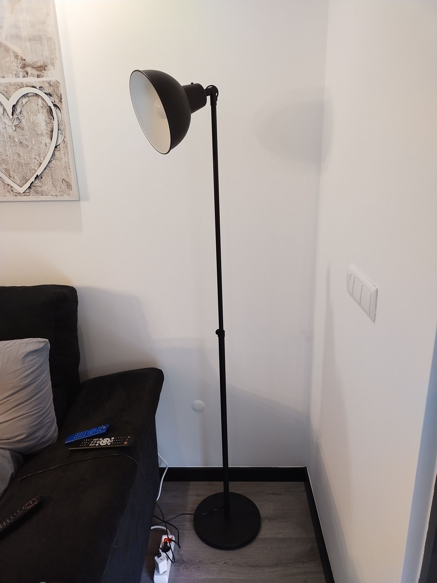 Candeeiro pé preto Ikea SKURUP