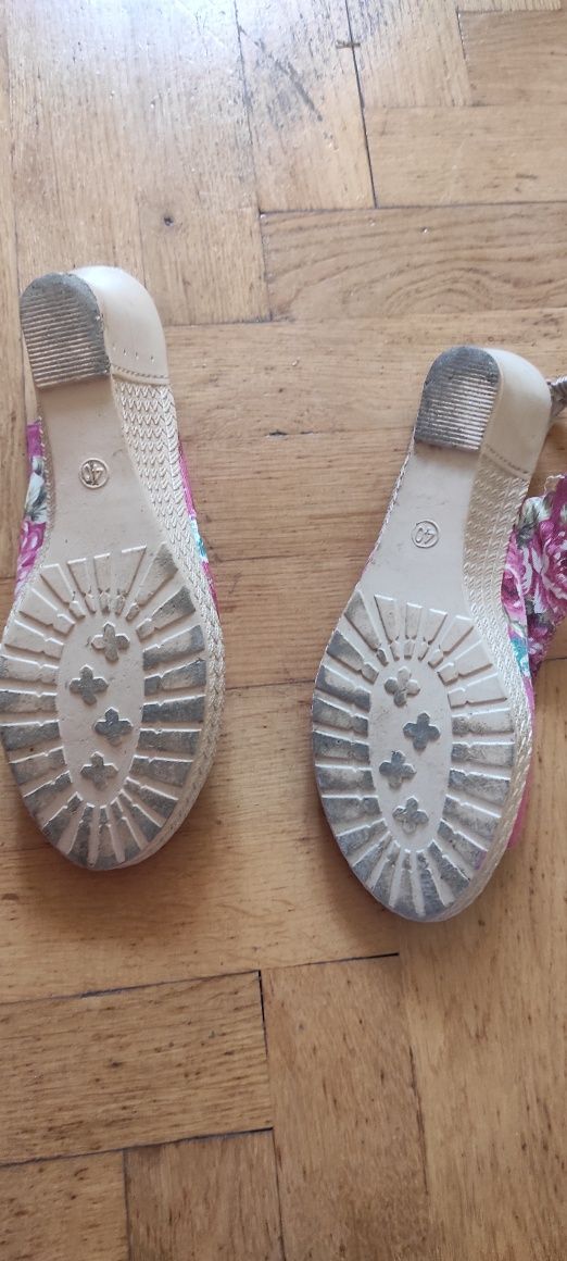Buty damskie na koturnie rozmiar 40