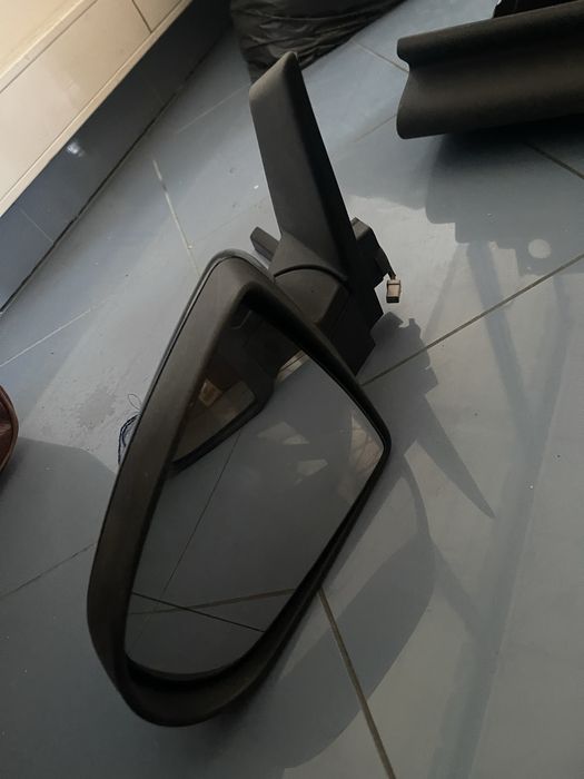 Vendo porta luvas e espelhos dim Mitsubishi originais impecaveis