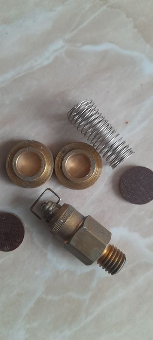 Продам клапани подачі палива(голки) в карбюратор ваз 2109