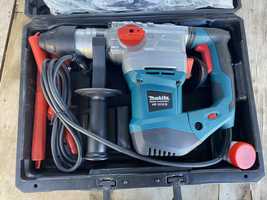 Продам перфоратор Makita HR3210B