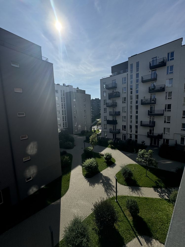 Продажться 1-но кім квартира кухня-студія.Вул.Малоголосківська