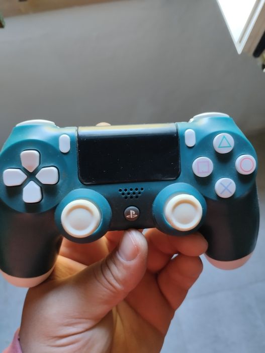 PlayStation 4 com comando move