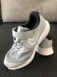 Buty sportowe firmy Nike rozmiar 30