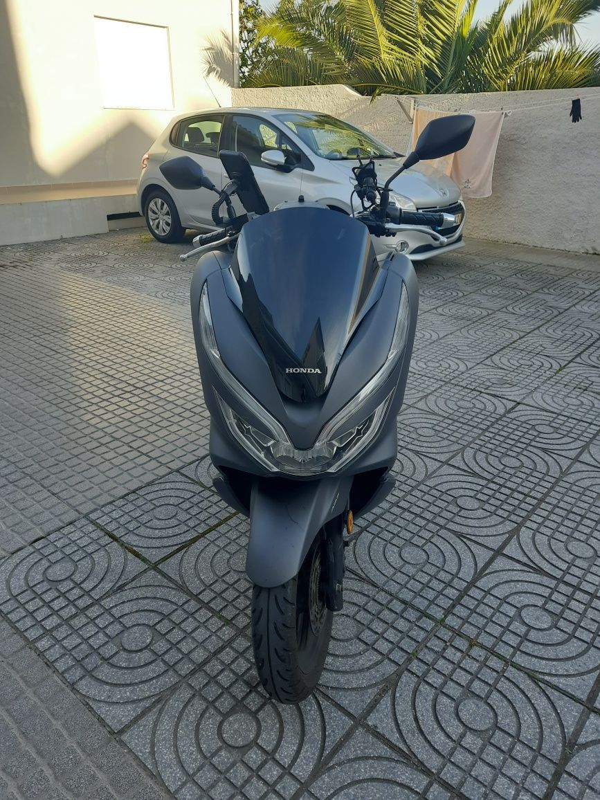 Honda PCX 2019 .