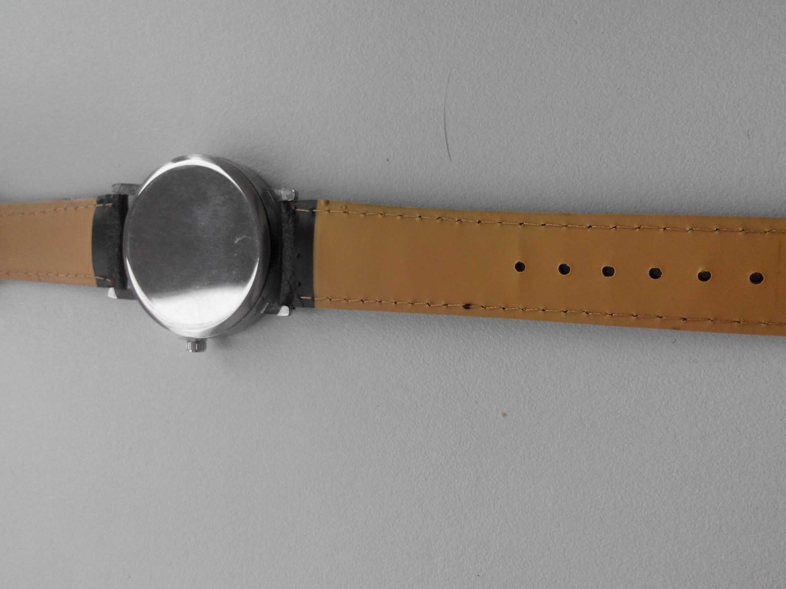 Чоловічий наручний годинник
