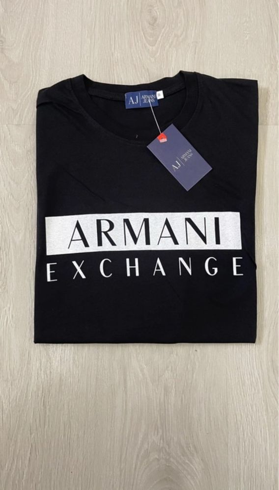 T-Shirt Armani Exchange Tamanho M