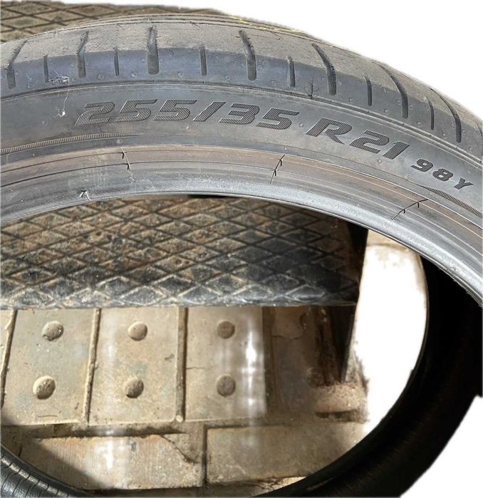 Літні шини Pirelli p zero 255/35 R21 98Y чудовий стан 2 шт