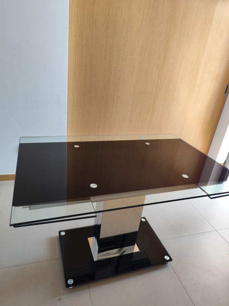 Mesa 80x 120 extensível (80x 2000) como nova, vendo por motivo de muda