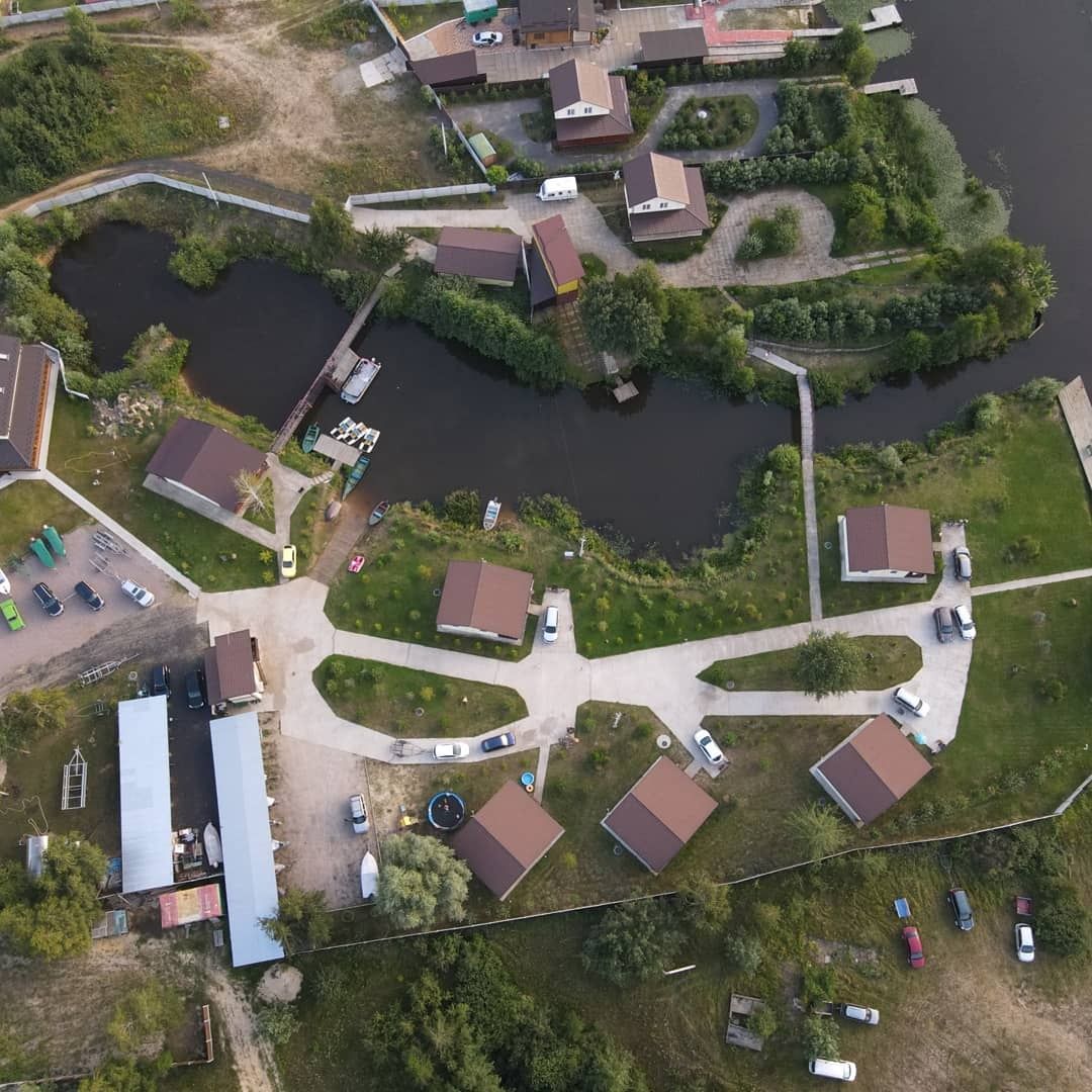 Оренда будинків на березі Дніпра, риболовля, квадроцикли та інше