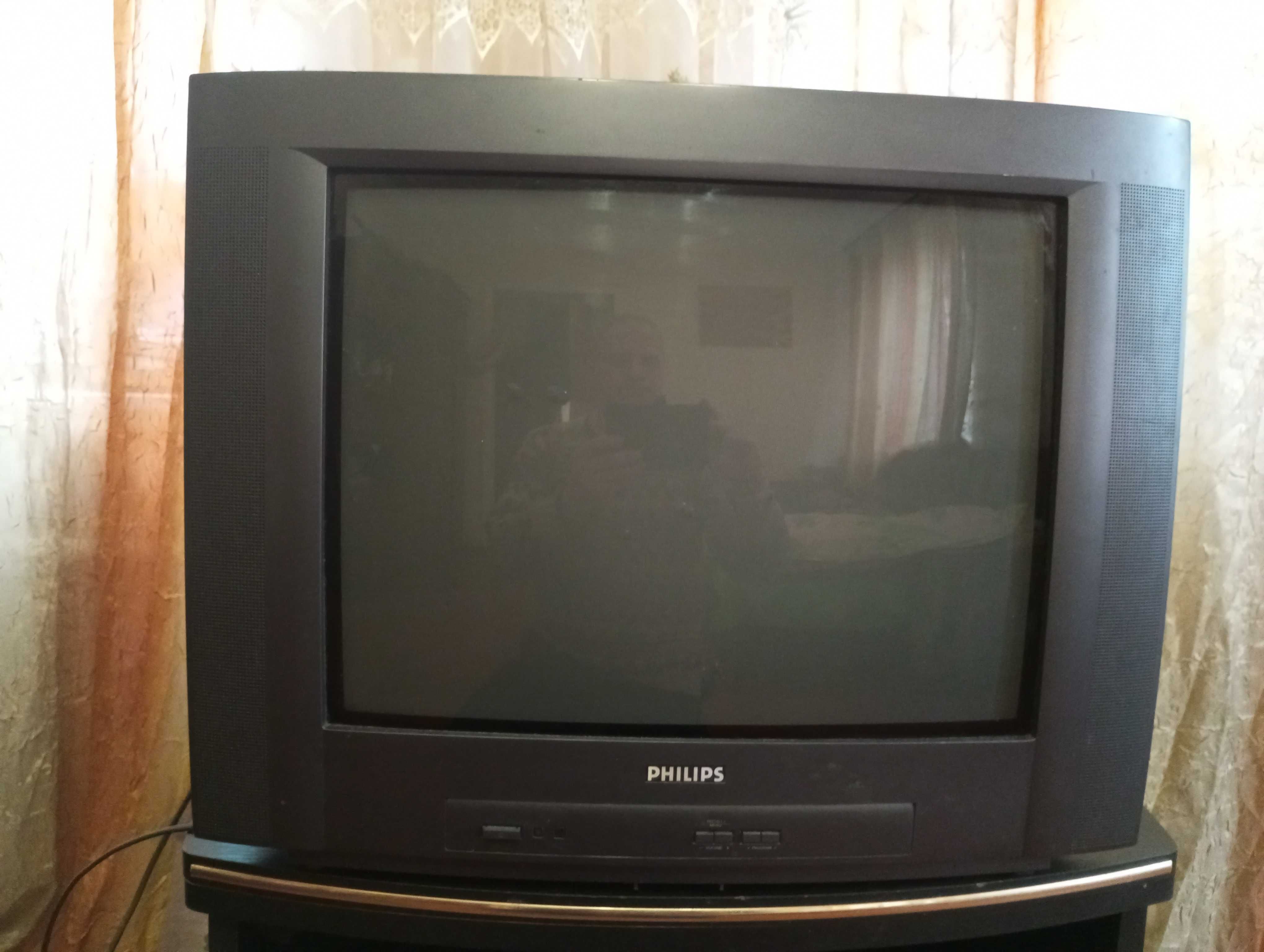 Телевизор Philips б/у в хорошем состоянии