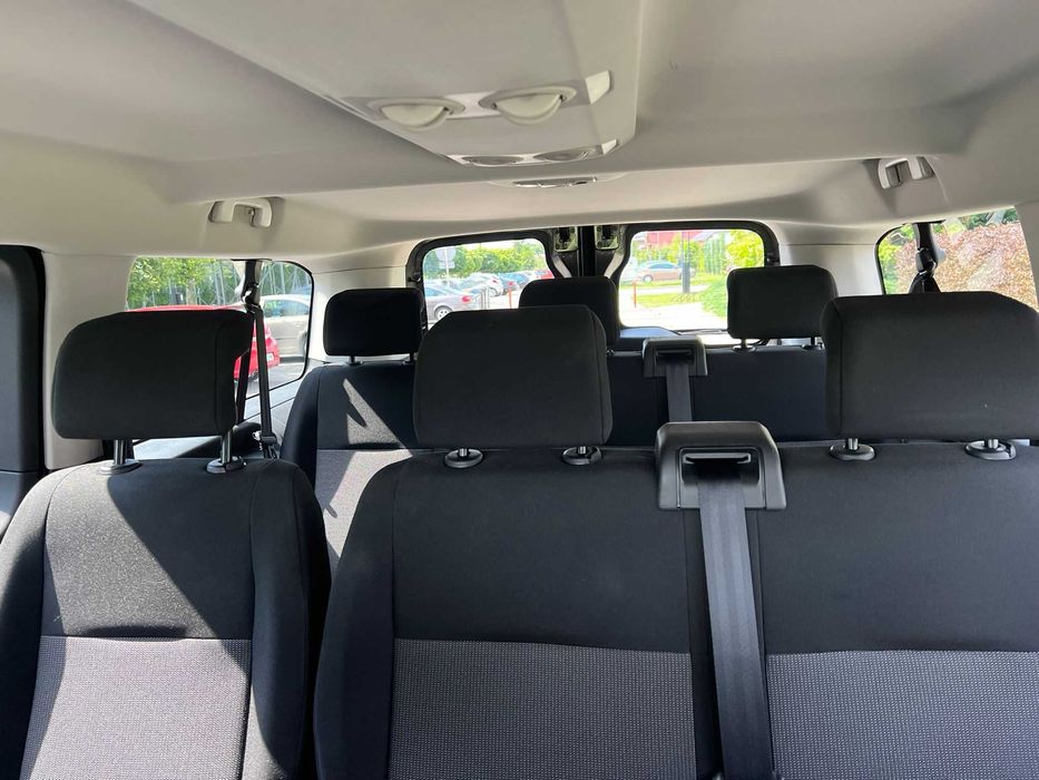 Wynajem busa 9 osobowego Toyota Proace Verso 2022
